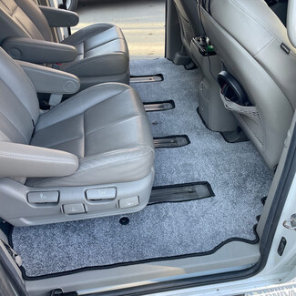 Коврики на KIA Carnival III 7 мест 2014 - 2021 в Сургуте Коврики на KIA Carnival III 7 мест 2014 - 2021 в Сургуте