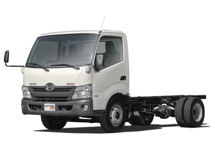 Коврики на Hino 300 I широкая кабина 1999 - 2011 в Сургуте
