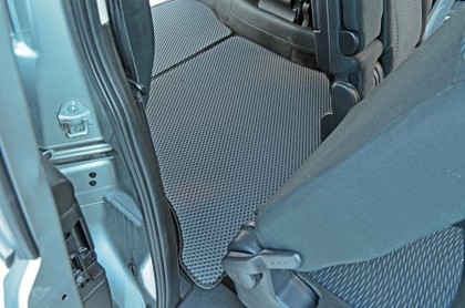 Ворсовые коврики на Nissan Serena (C26) 2010 - 2016 в Сургуте