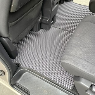 Ворсовые коврики на Nissan Serena (C26) 2010 - 2016 в Сургуте