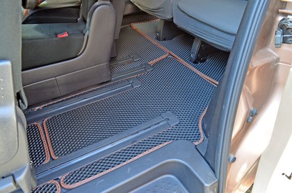Ворсовые коврики на Nissan Serena (C26) 2010 - 2016 в Сургуте