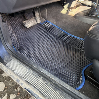 Ворсовые коврики на Jeep Grand Cherokee (ZJ) 1992 - 1999 в Сургуте Ворсовые коврики на Jeep Grand Cherokee (ZJ) 1992 - 1999 в Сургуте