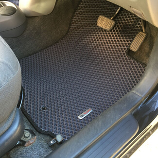 Коврики на Toyota Vitz I 1998 - 2005 в Сургуте Коврики на Toyota Vitz I 1998 - 2005 в Сургуте