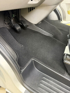 Коврики на Volkswagen Multivan (T5) 2003 - 2015 в Сургуте Коврики на Volkswagen Multivan (T5) 2003 - 2015 в Сургуте