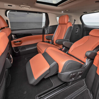 Ворсовые коврики на KIA Carnival IV 7 мест с оттоманками 2020 - 2025 в Сургуте Ворсовые коврики на KIA Carnival IV 7 мест с оттоманками 2020 - 2025 в Сургуте