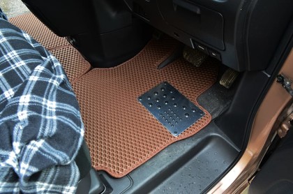 Ворсовые коврики на Nissan Serena (C26) 2010 - 2016 в Сургуте