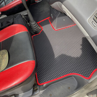 Ворсовые коврики на Mitsubishi Space Gear 1994&nbsp;-&nbsp;2007 в Сургуте