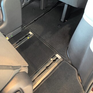 Ворсовые коврики на KIA Carnival IV 8 мест 2020 - 2025 в Сургуте Ворсовые коврики на KIA Carnival IV 8 мест 2020 - 2025 в Сургуте