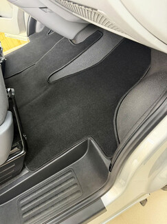 Коврики на Volkswagen Multivan (T5) 2003 - 2015 в Сургуте Коврики на Volkswagen Multivan (T5) 2003 - 2015 в Сургуте