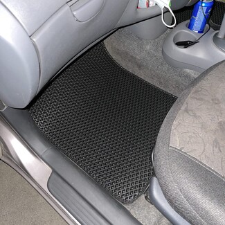 Коврики на Toyota Vitz I 1998 - 2005 в Сургуте Коврики на Toyota Vitz I 1998 - 2005 в Сургуте