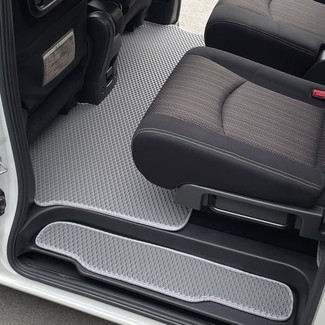 Ворсовые коврики на Nissan Serena (C26) 2010 - 2016 в Сургуте