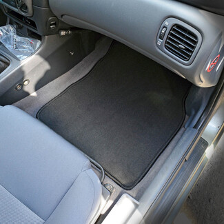 Ворсовые коврики на Nissan Almera 2 (N16) 2000 - 2006 в Сургуте Ворсовые коврики на Nissan Almera 2 (N16) 2000 - 2006 в Сургуте